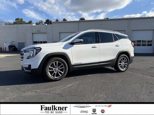 Used 2022 GMC Terrain SLT w/ Infotainment Package II