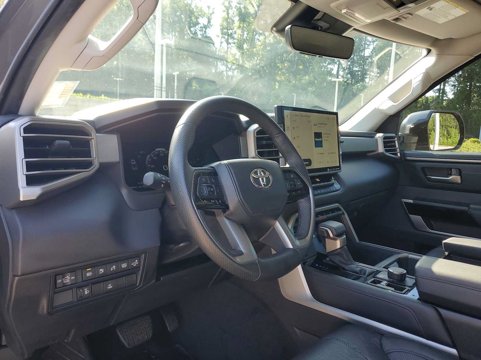 Used 2024 Toyota Tundra Limited w/ Power Package AWD/4WD image 17