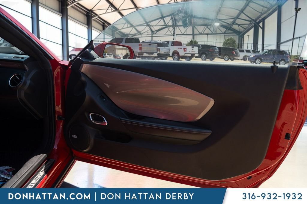 Used 2010 Chevrolet Camaro SS w/ White Stripe Package RWD image 21