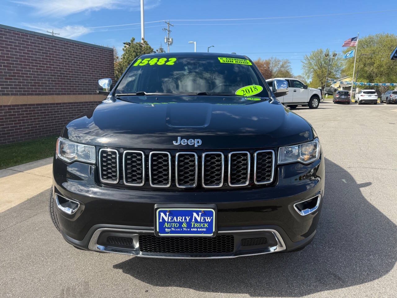 Used 2018 Jeep Grand Cherokee Limited AWD/4WD image 3