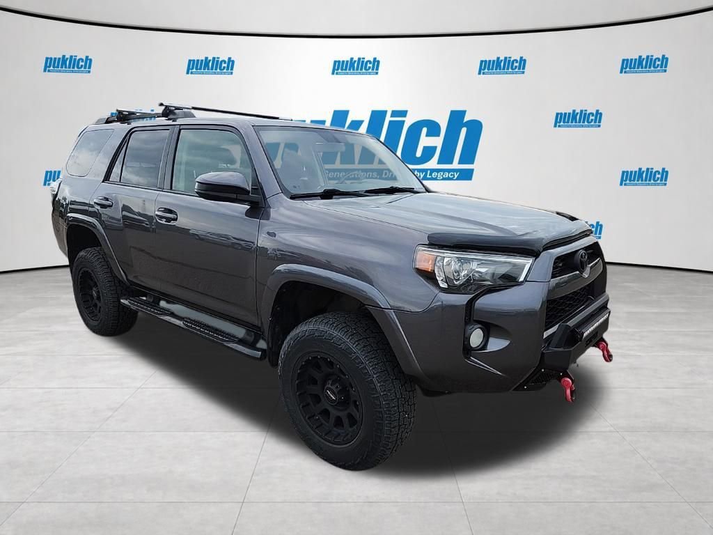 Used 2014 Toyota 4Runner SR5 AWD/4WD image 7