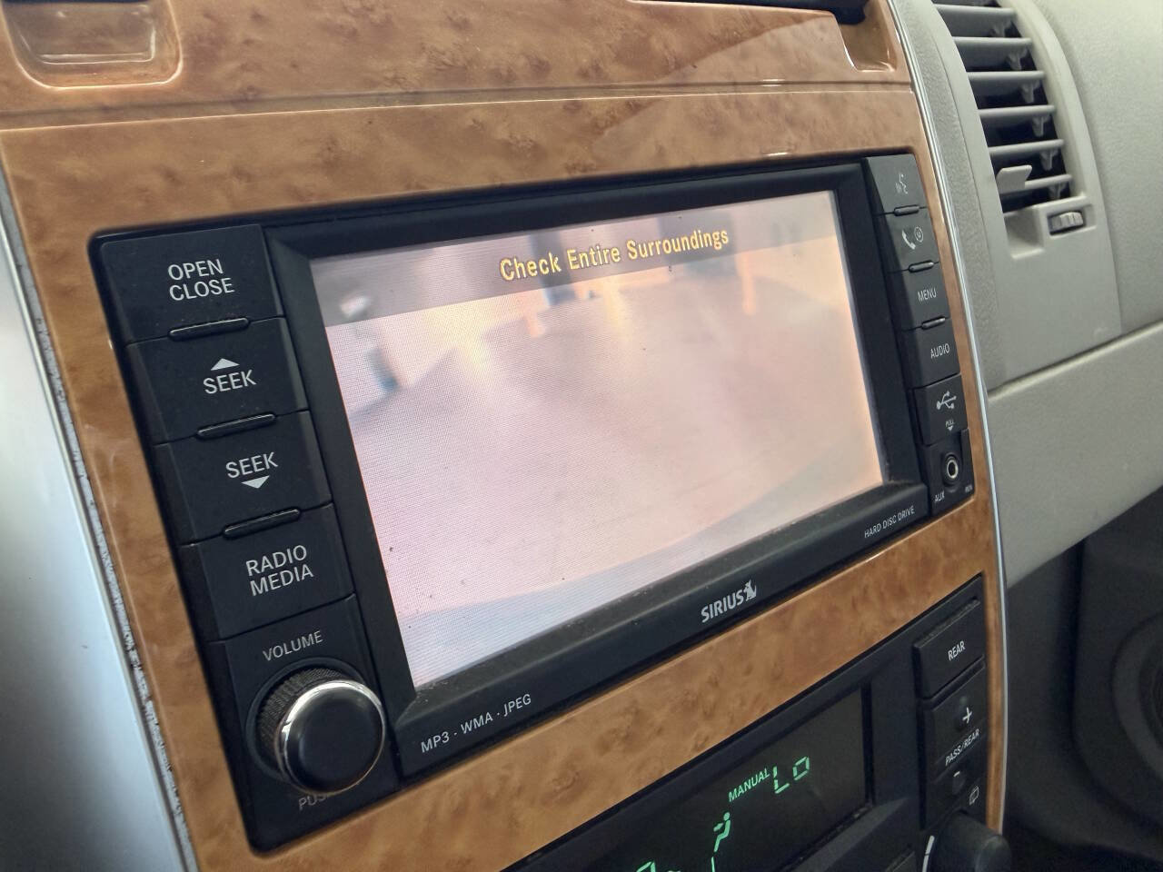 Used 2008 Chrysler Aspen Limited image 31