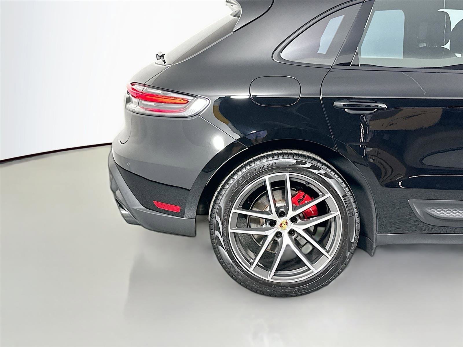 Certified 2025 Porsche Macan S AWD/4WD image 13