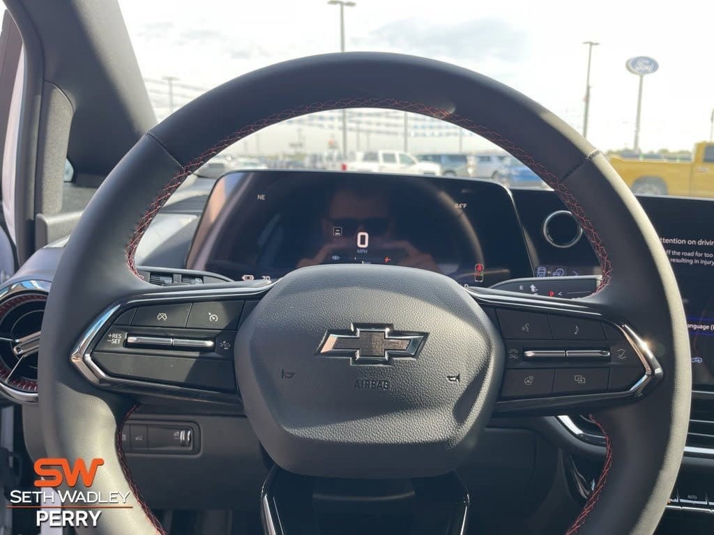 New 2025 Chevrolet Equinox EV RS image 17