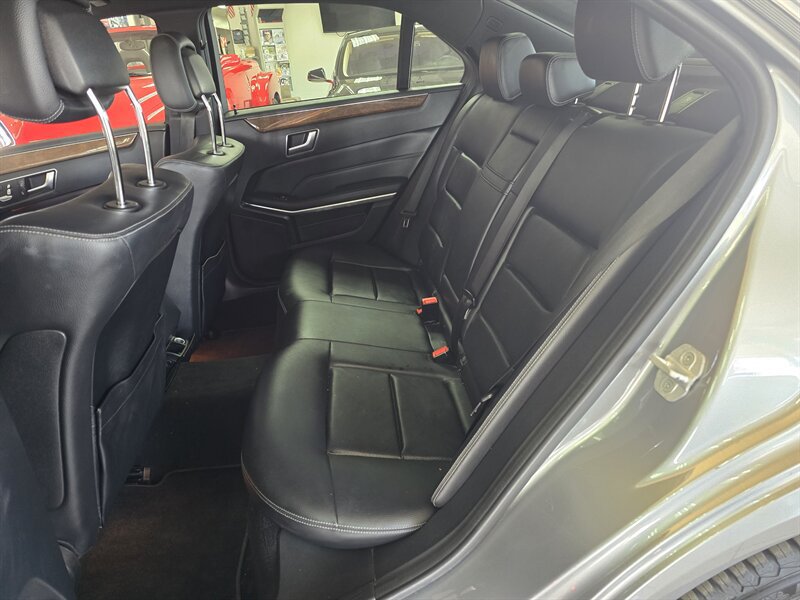 Used 2014 Mercedes-Benz E 350 4MATIC Sedan image 12