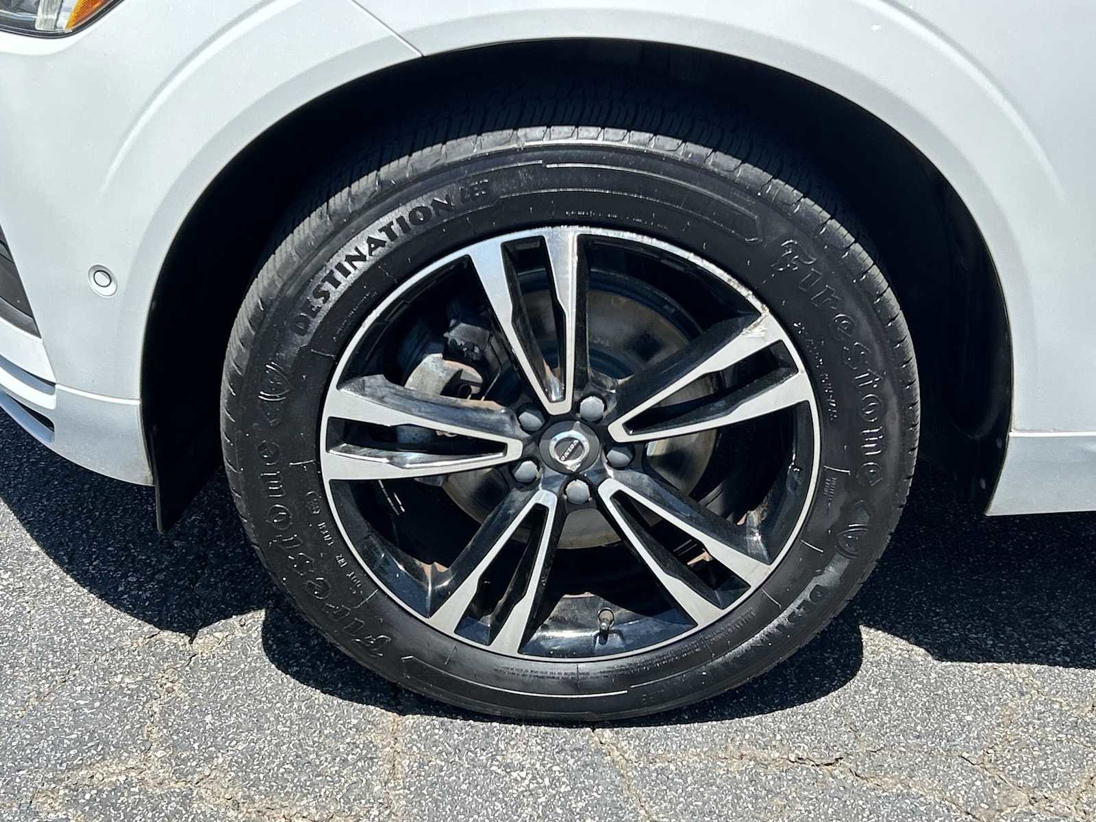 Used 2019 Volvo XC60 T5 Momentum w/ Multimedia Package AWD/4WD image 7