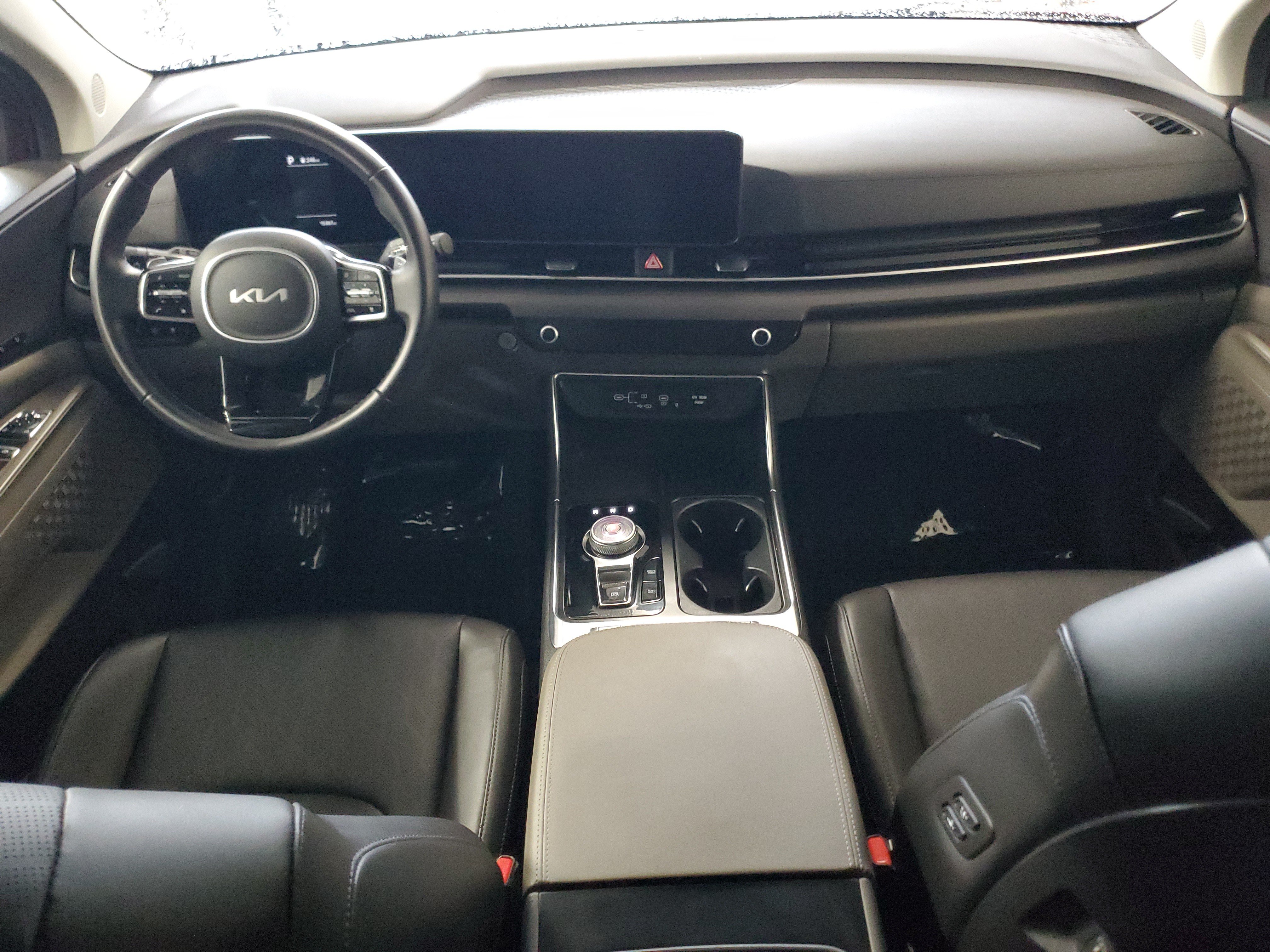 Used 2025 Kia Carnival EX FWD image 14