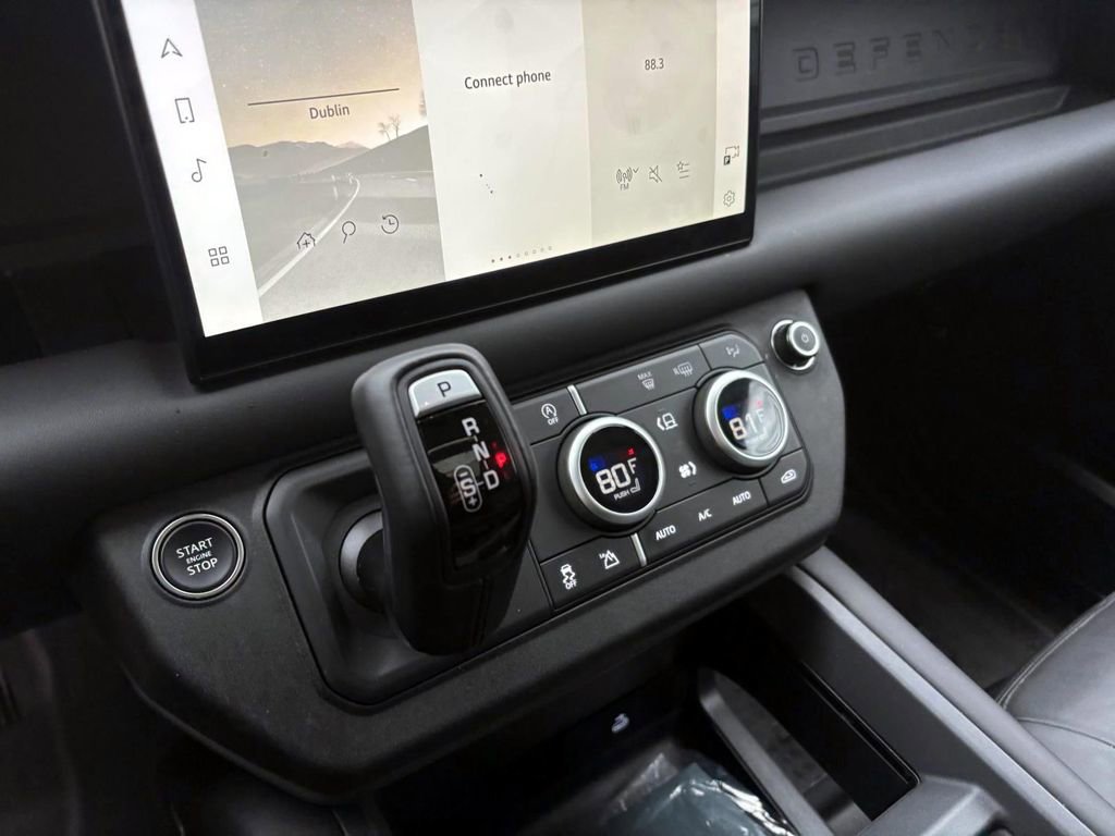 Used 2025 Land Rover Defender 110 S image 49