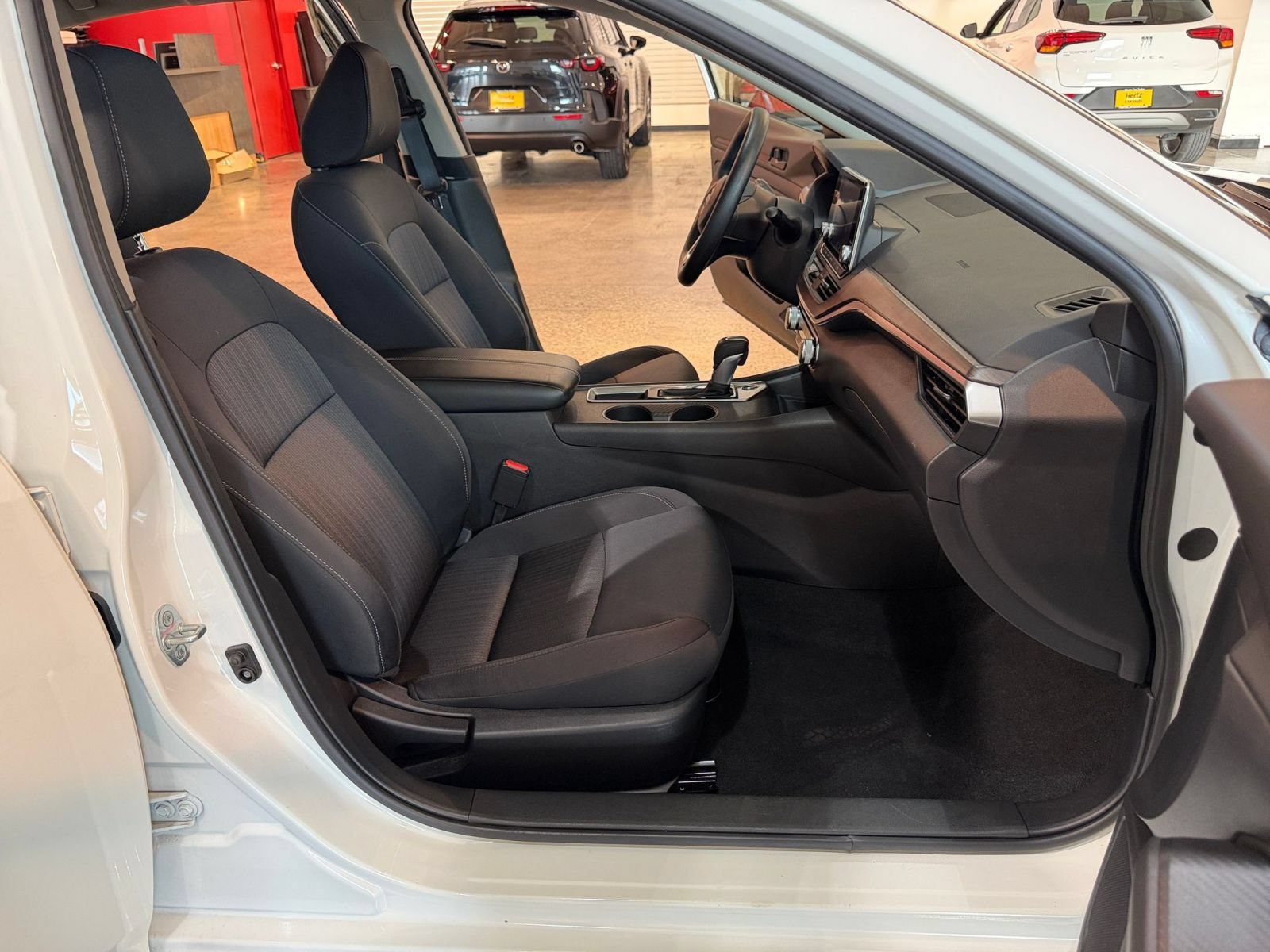 Used 2026 Nissan Altima 2.5 SV FWD image 34