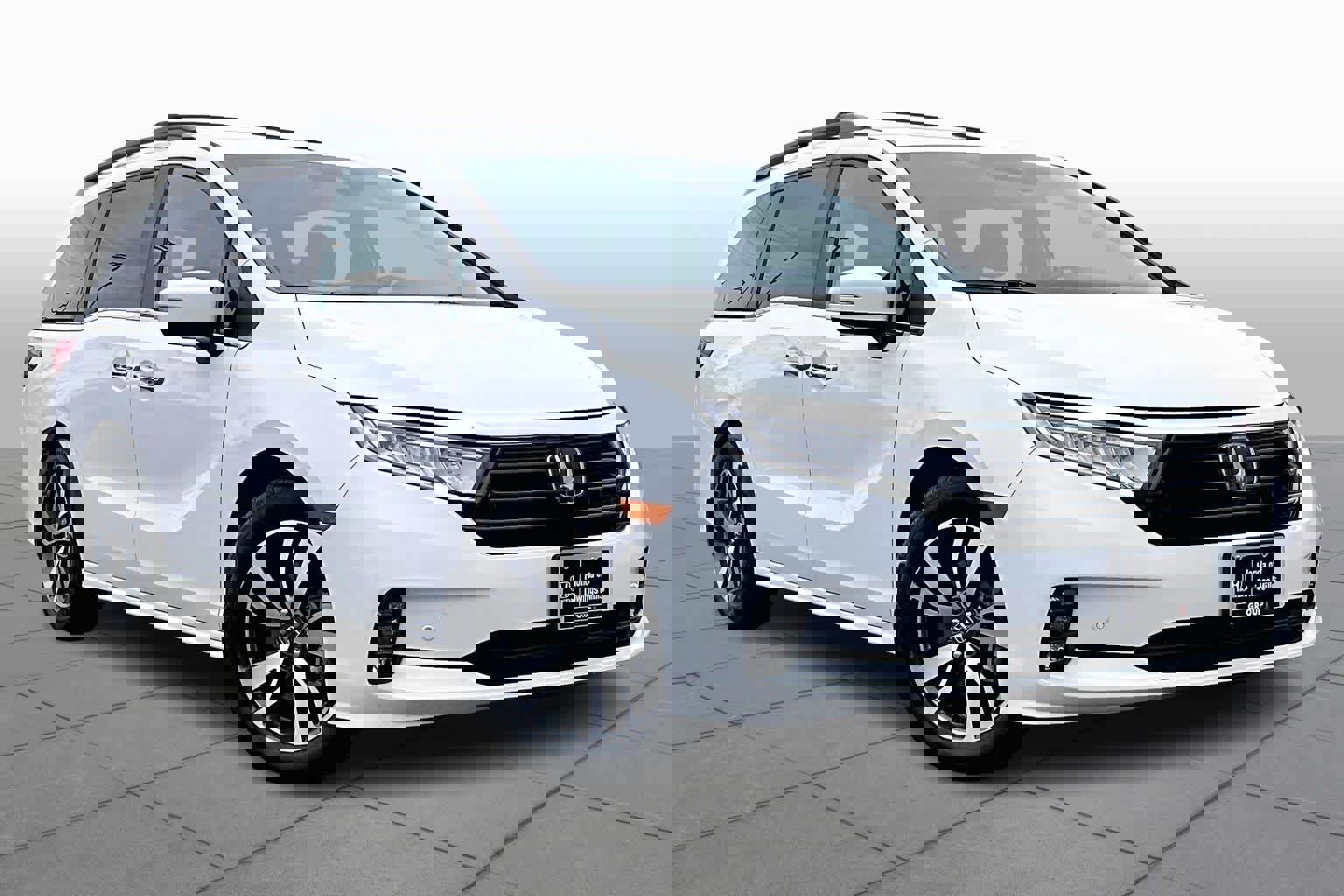 Used 2023 Honda Odyssey Touring image 3