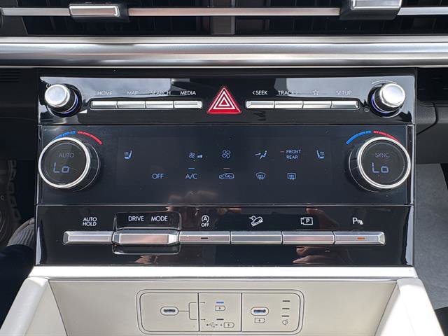 Used 2025 Hyundai Santa Fe SEL FWD image 24