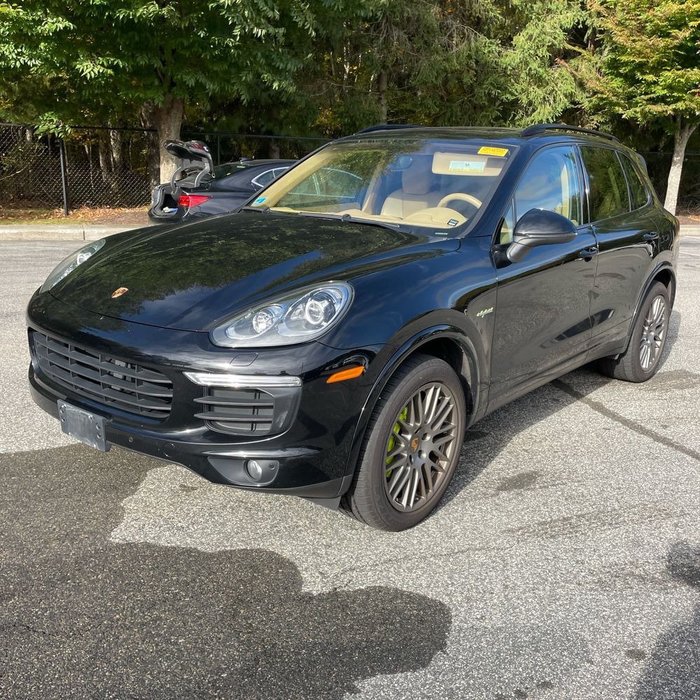 Used 2017 Porsche Cayenne S Platinum AWD/4WD image 2