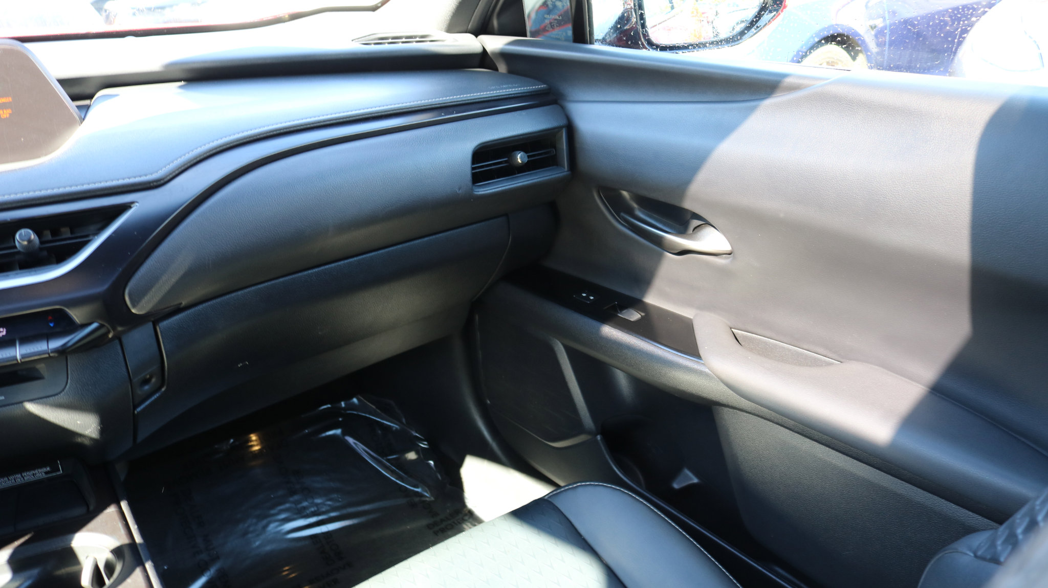 Used 2022 Lexus UX 200 image 20