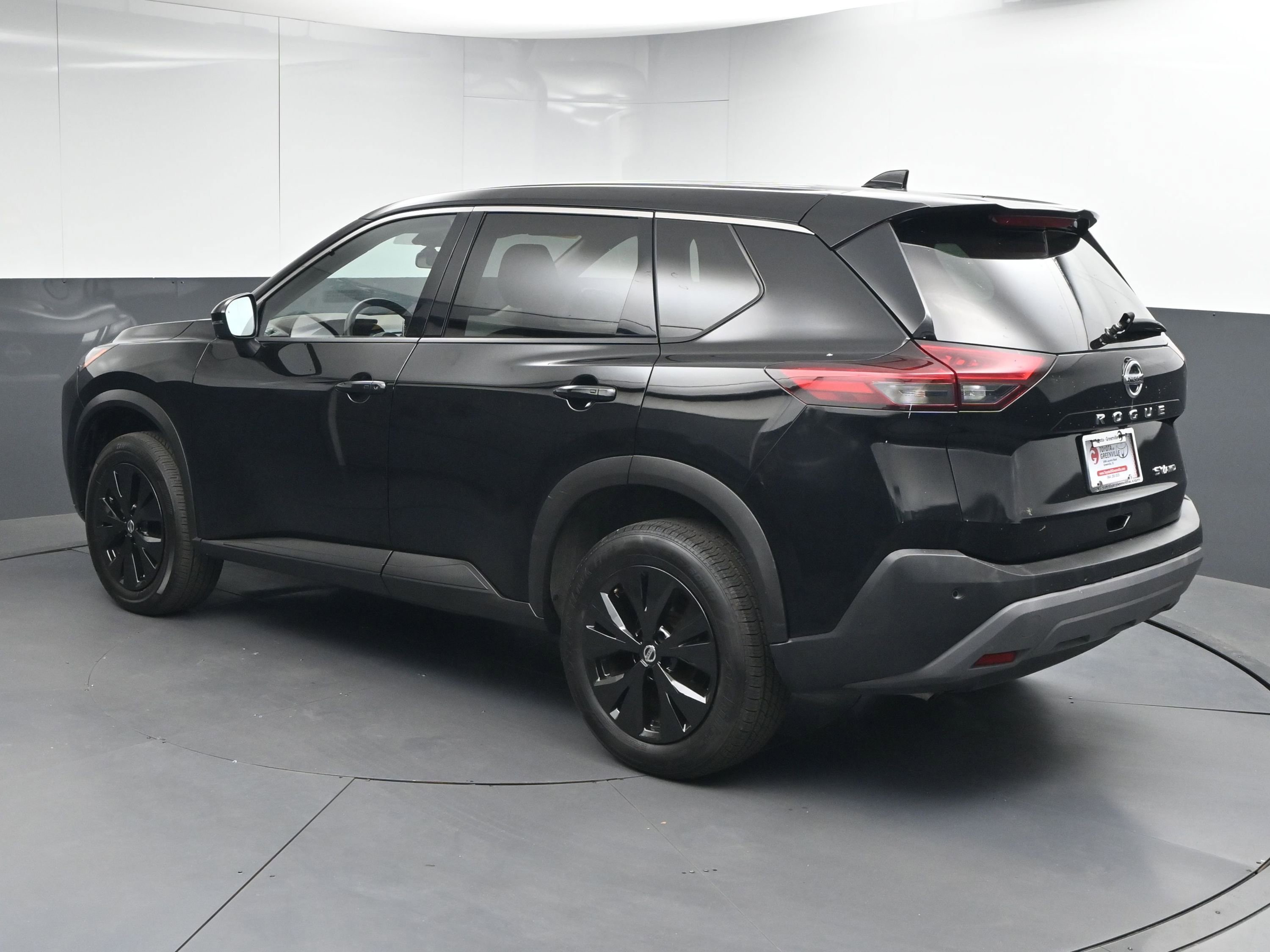 Used 2021 Nissan Rogue SV image 6