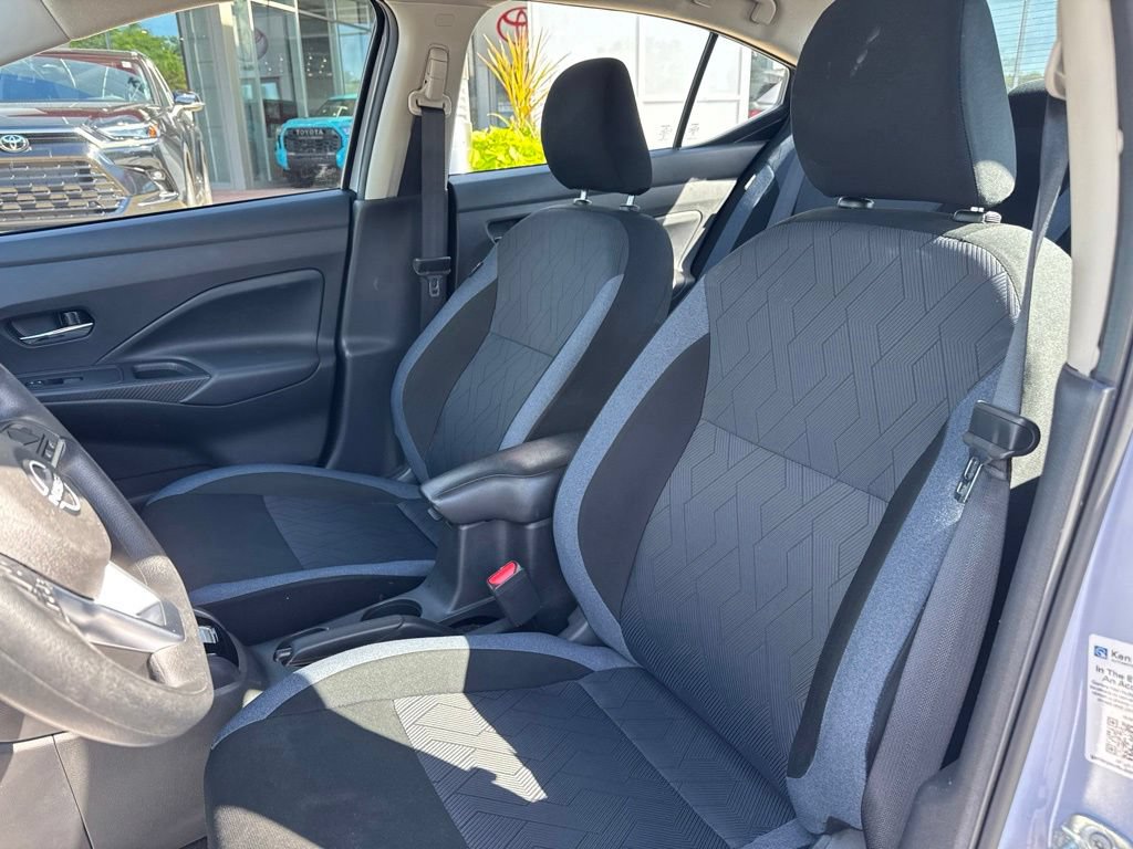 Used 2025 Nissan Versa SV FWD image 12