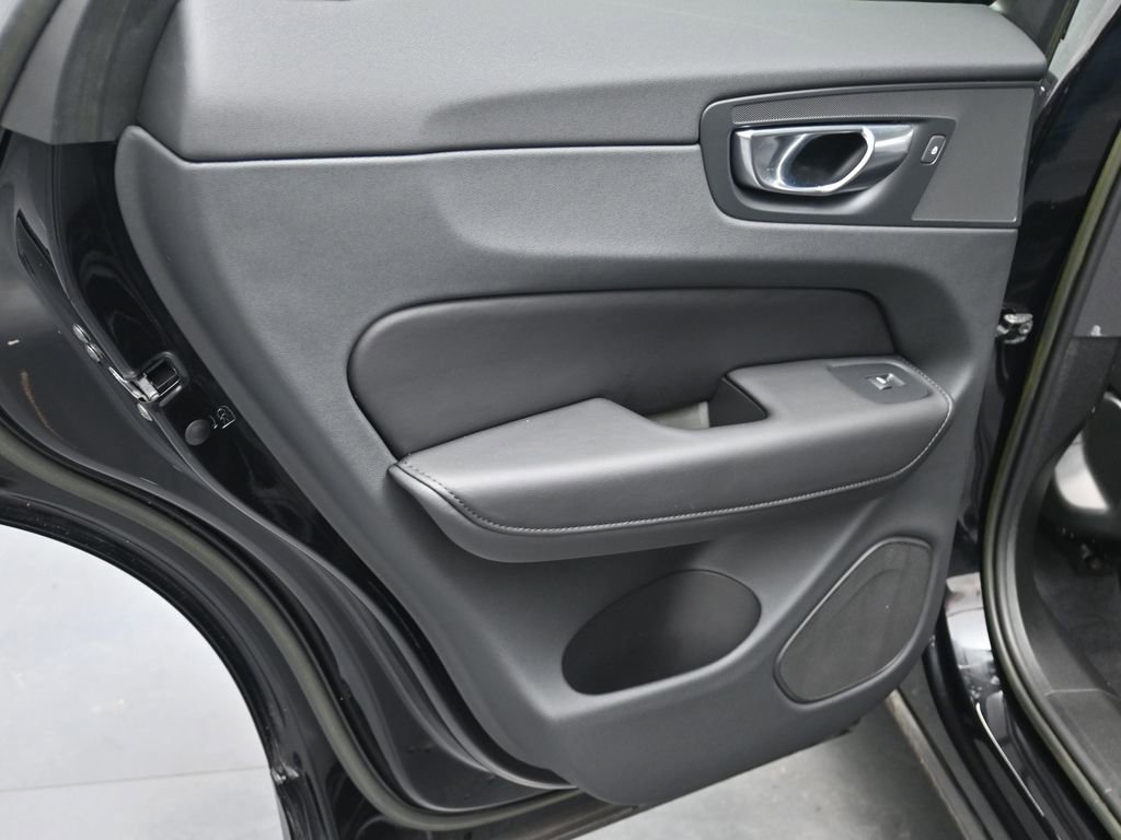 Used 2023 Volvo XC60 B5 Plus w/ Climate Package image 13