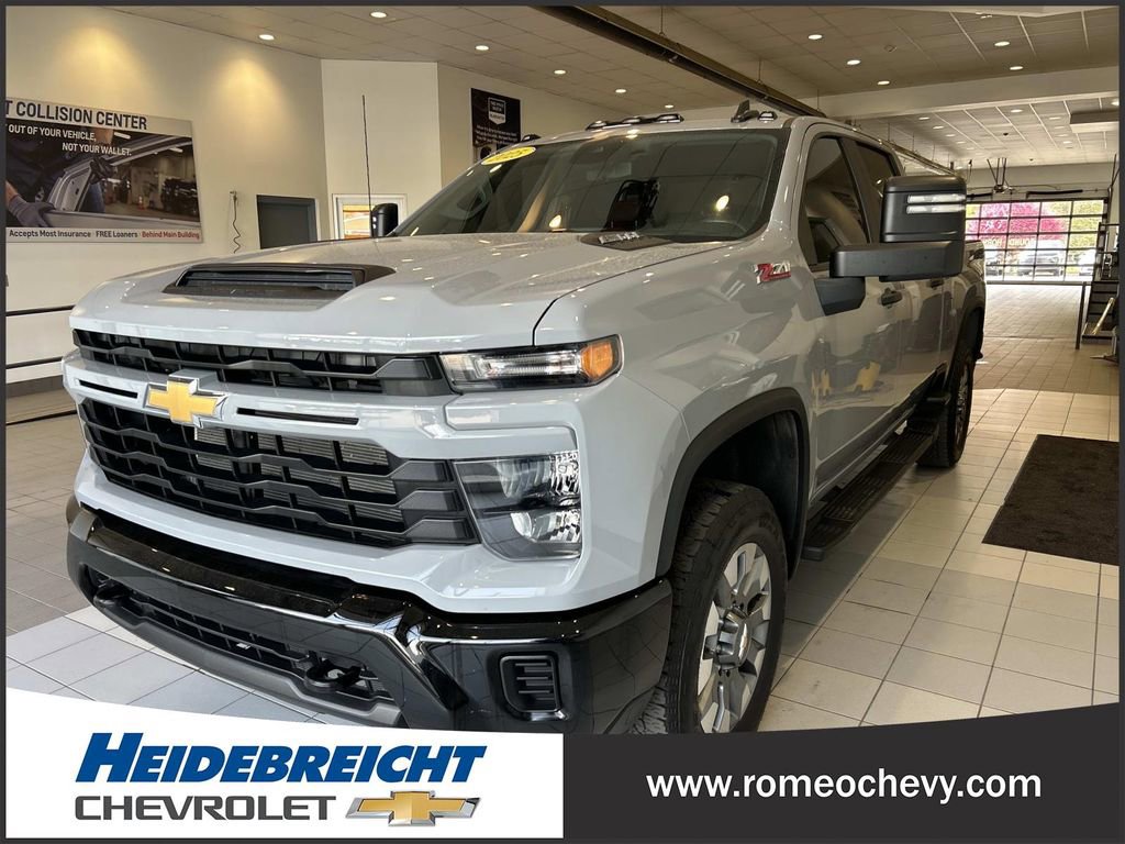 Used 2025 Chevrolet Silverado 2500 Custom w/ Custom Convenience Package AWD/4WD image 6