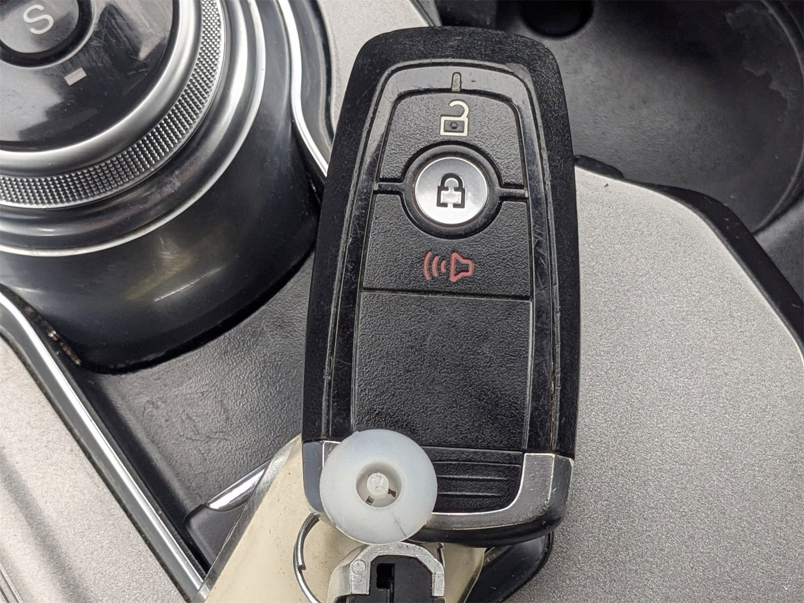 Used 2023 Ford Edge SEL image 32