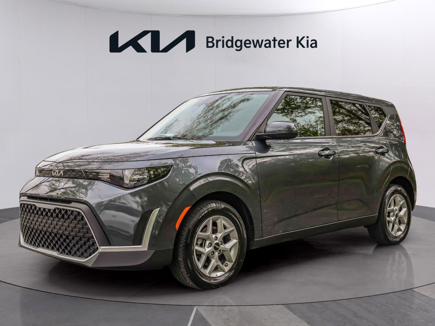 Certified 2025 Kia Soul LX w/ LX Technology Package FWD image 4