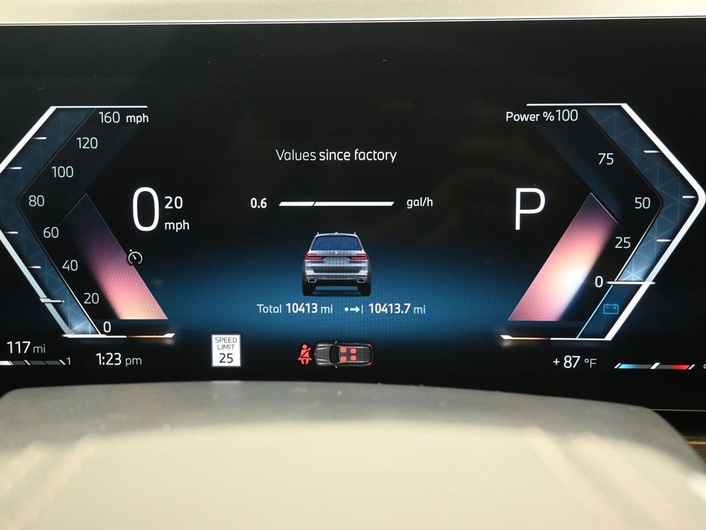 Used 2025 BMW X7 xDrive40i w/ Parking Assistance Package image 13
