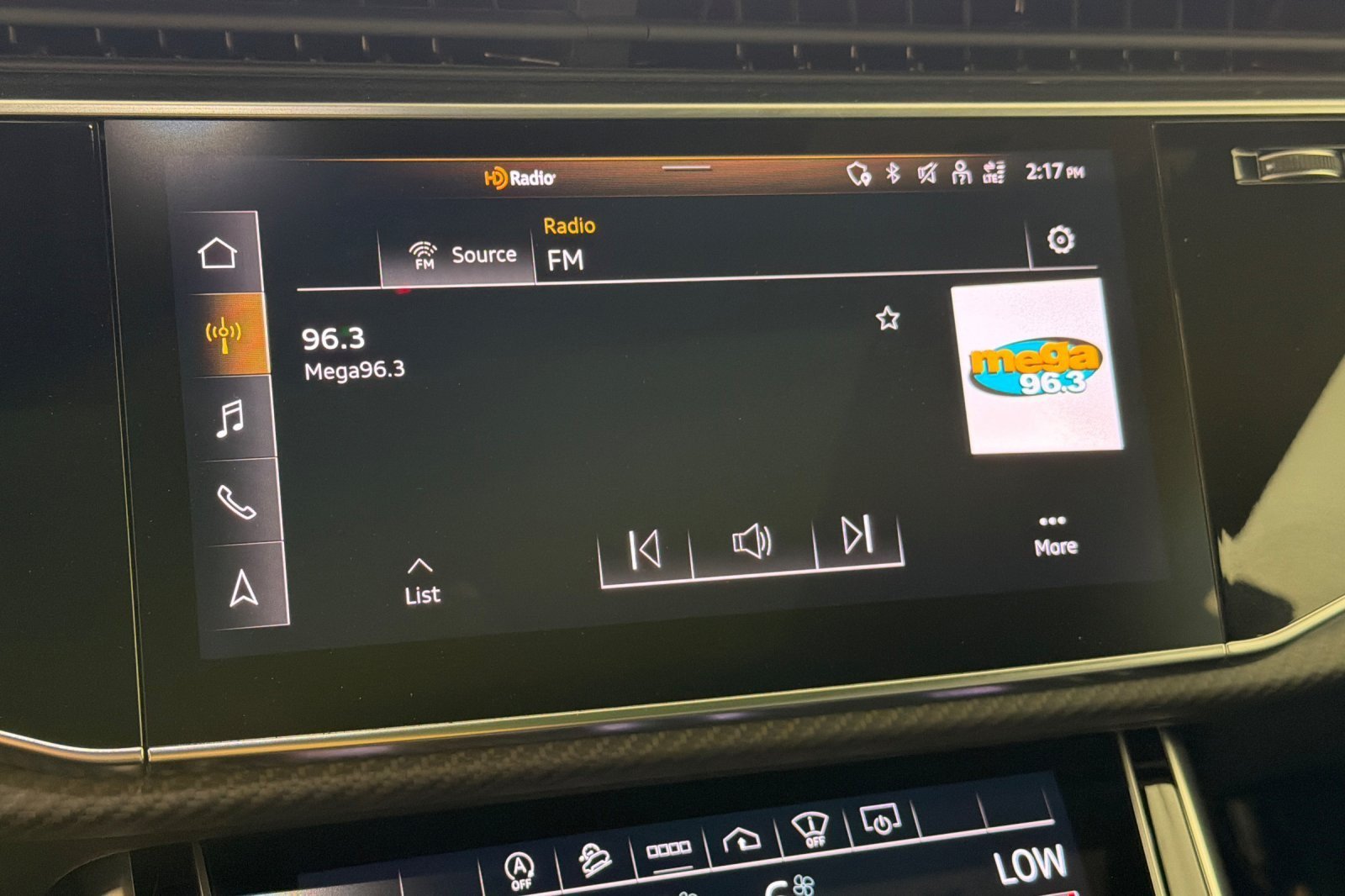 Used 2022 Audi RS Q8 AWD/4WD image 17