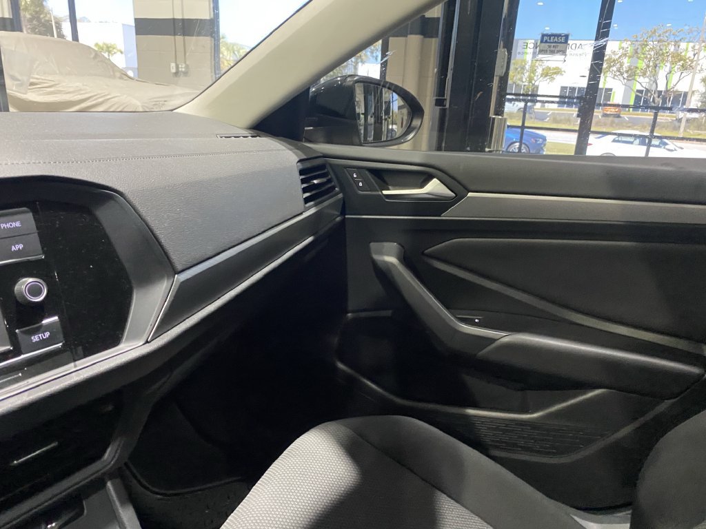 Used 2019 Volkswagen Jetta S w/ Driver Assistance Package FWD image 4