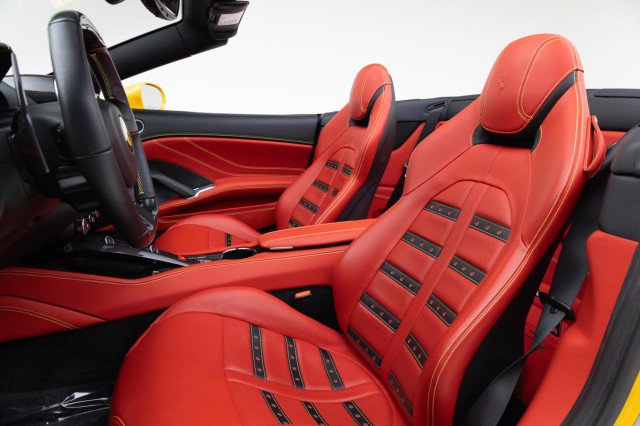 Used 2016 Ferrari California T image 8