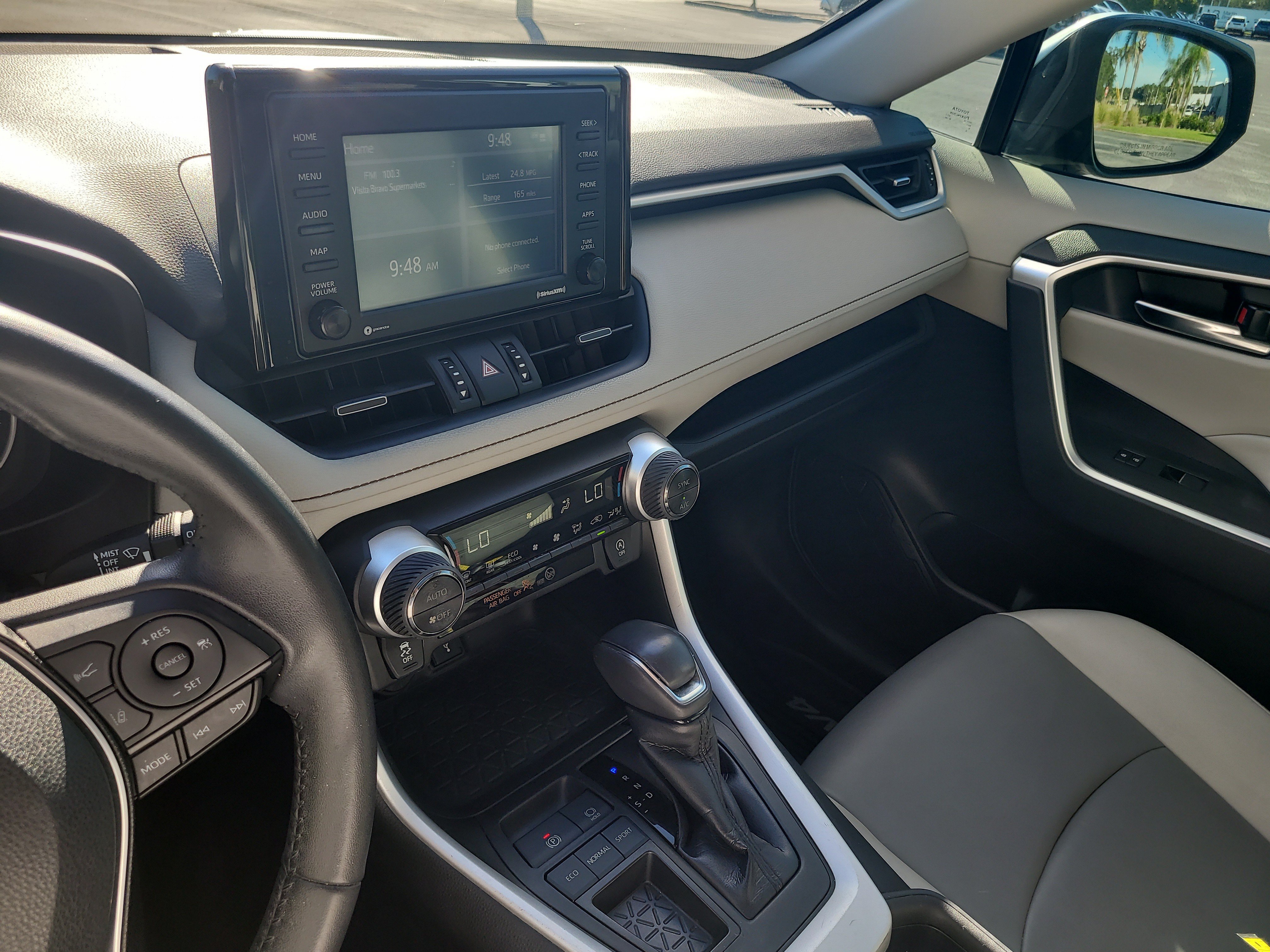 Used 2020 Toyota RAV4 XLE Premium FWD image 24