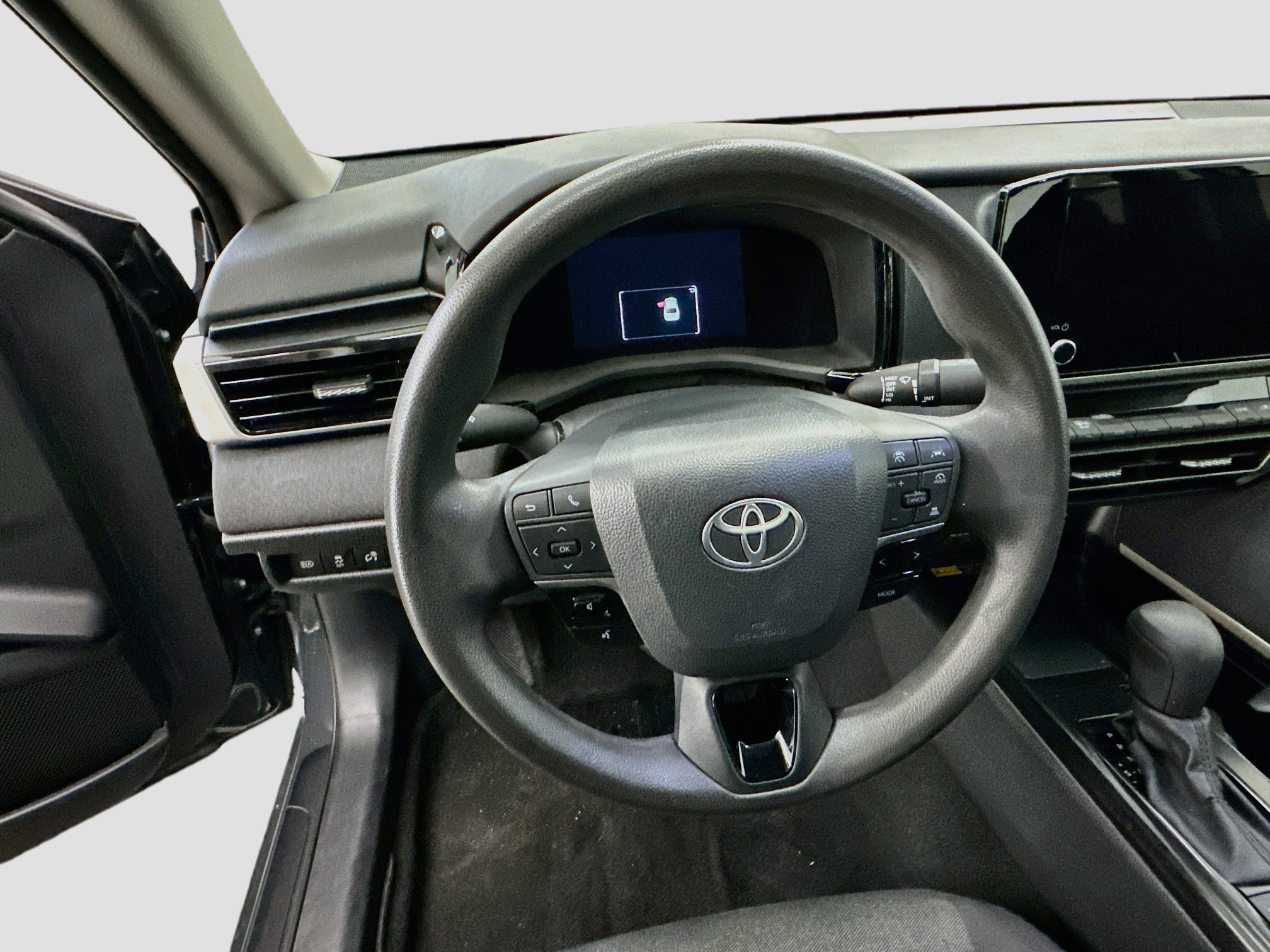 Used 2025 Toyota Camry LE FWD image 18