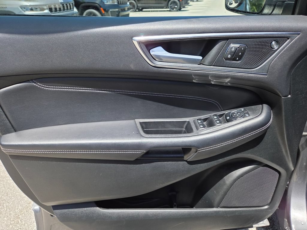 Used 2023 Ford Edge Titanium AWD/4WD image 30