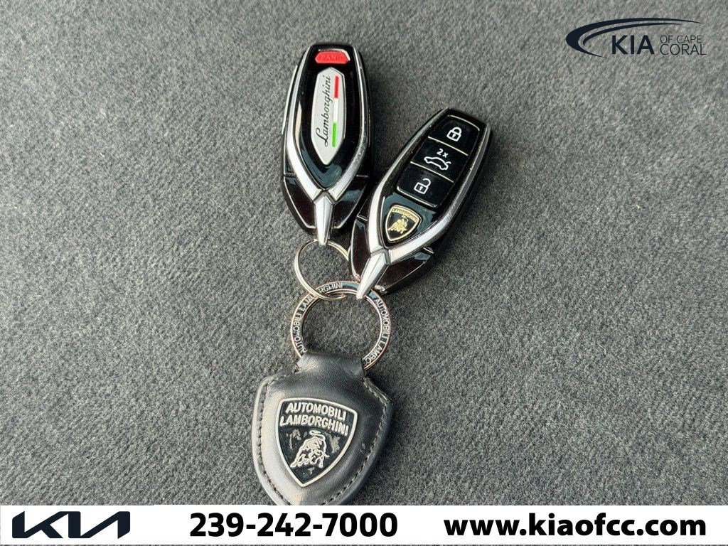 Used 2021 Lamborghini Urus image 20