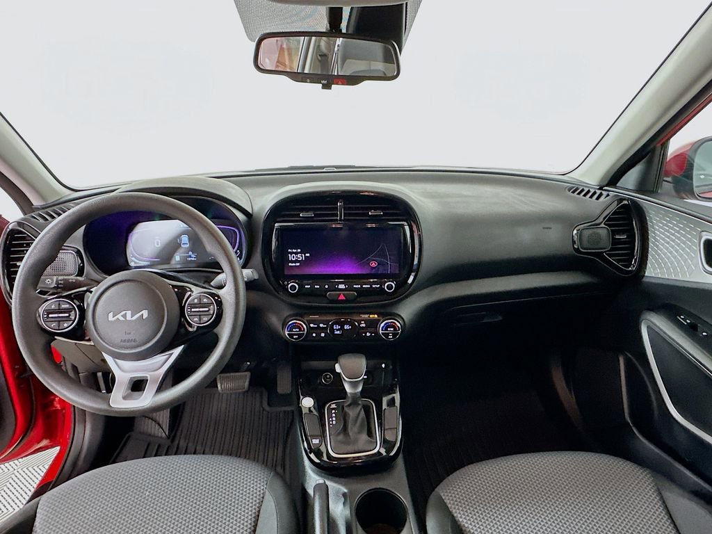 Used 2025 Kia Soul S FWD image 3