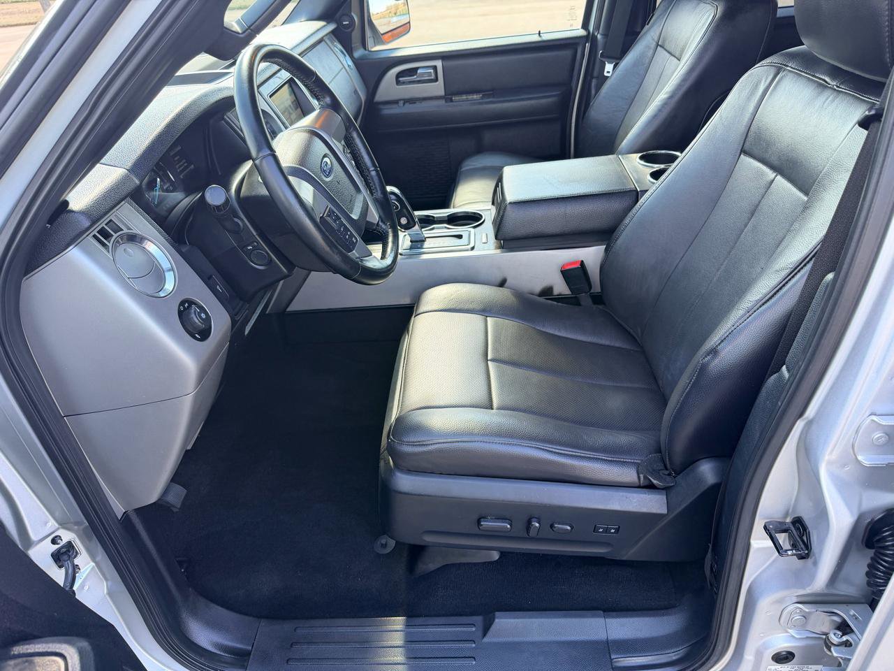 Used 2016 Ford Expedition EL Limited image 17