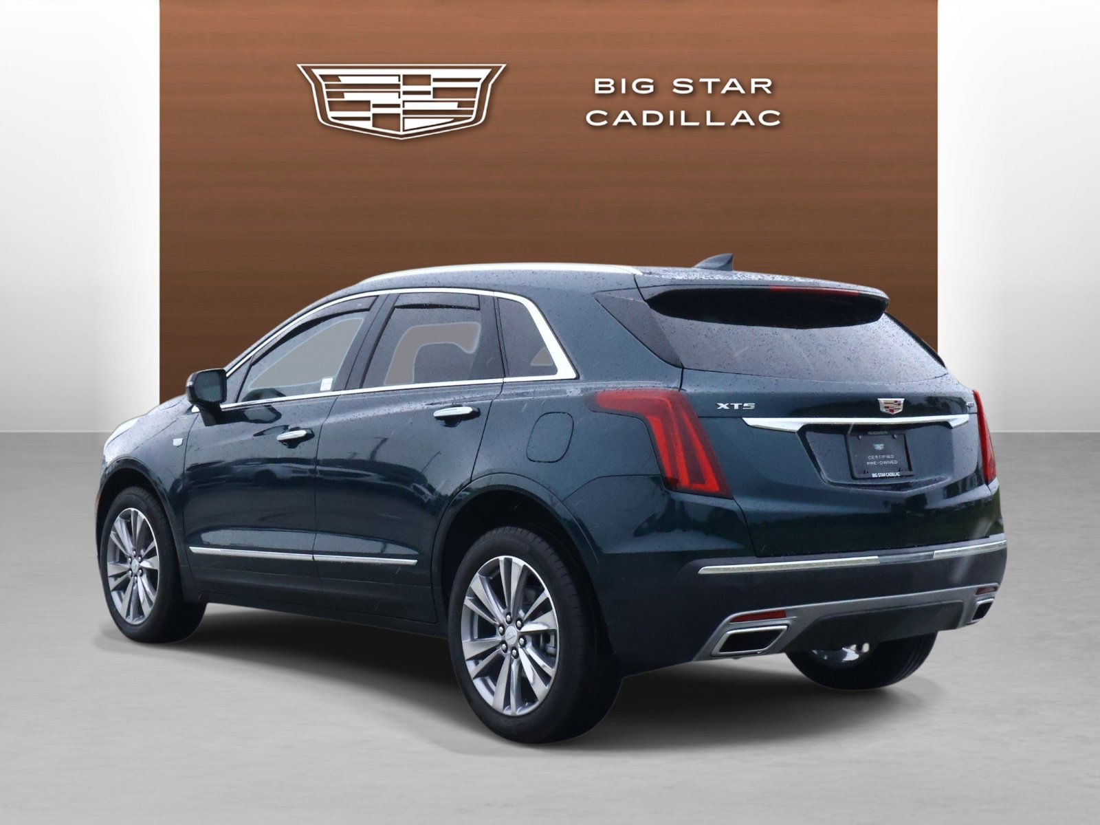 Used 2025 Cadillac XT5 Premium Luxury w/ Technology Package FWD image 3
