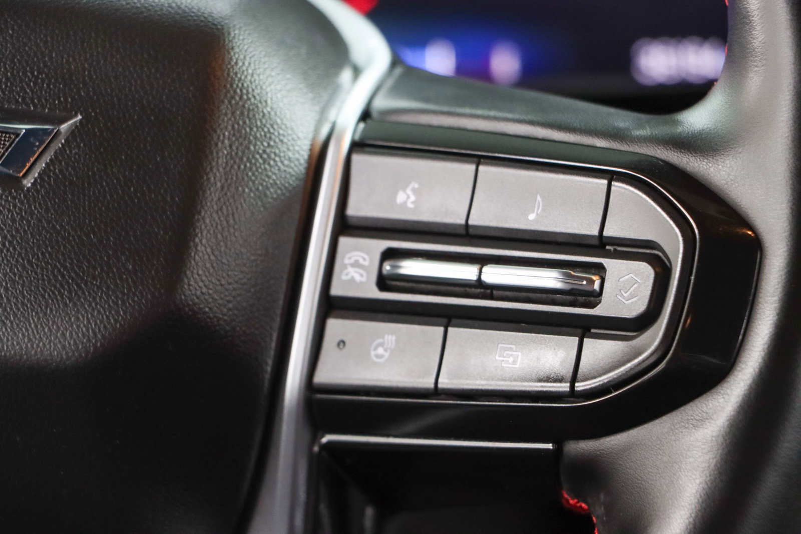 Used 2024 Chevrolet Colorado Z71 w/ Z71 Convenience Package 2 image 14