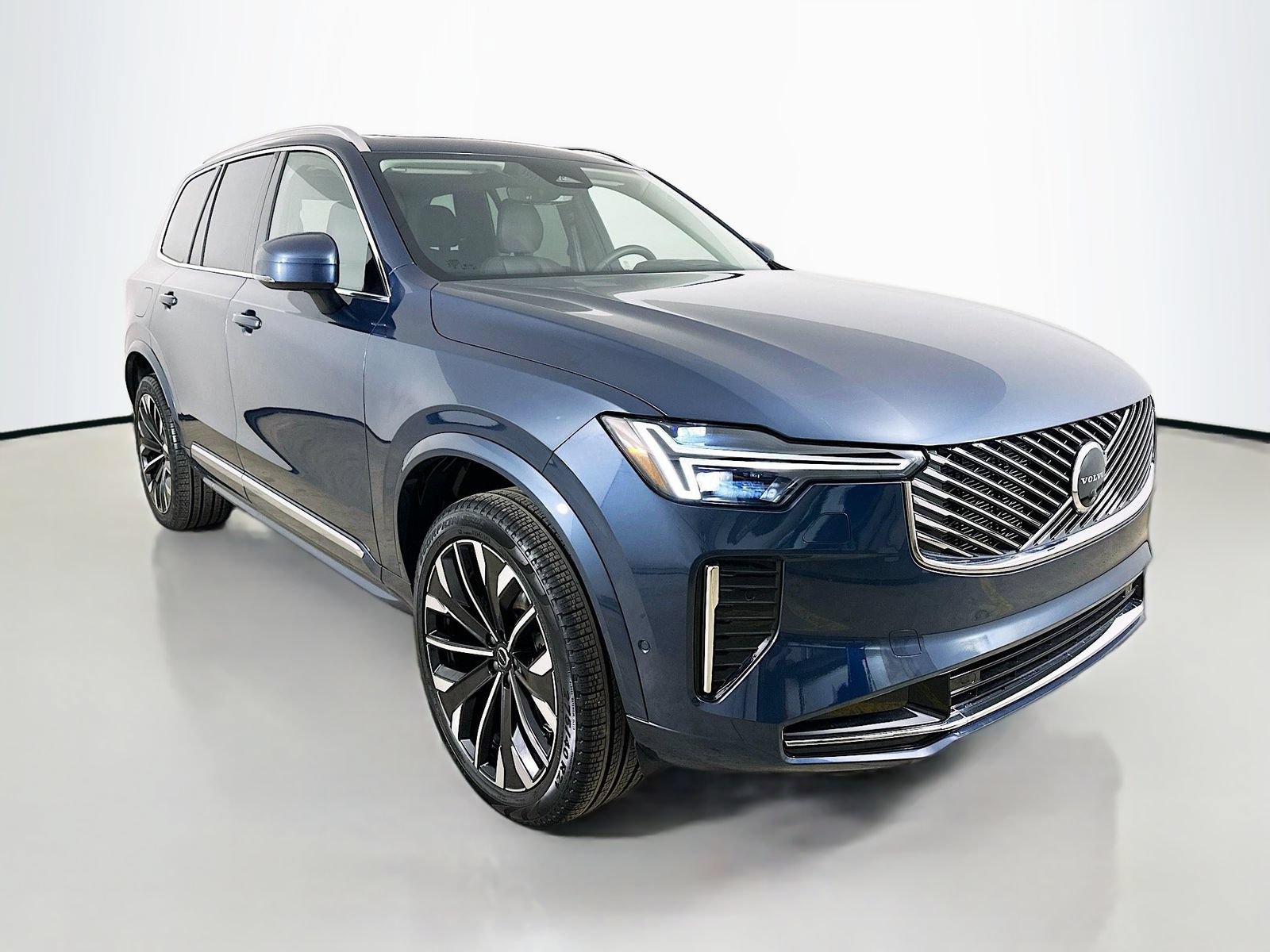 New 2026 Volvo XC90 B6 Ultra w/ Protection Package Premier AWD/4WD image 3