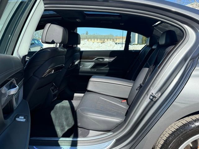 Used 2019 BMW 750i xDrive w/ Executive Package image 27