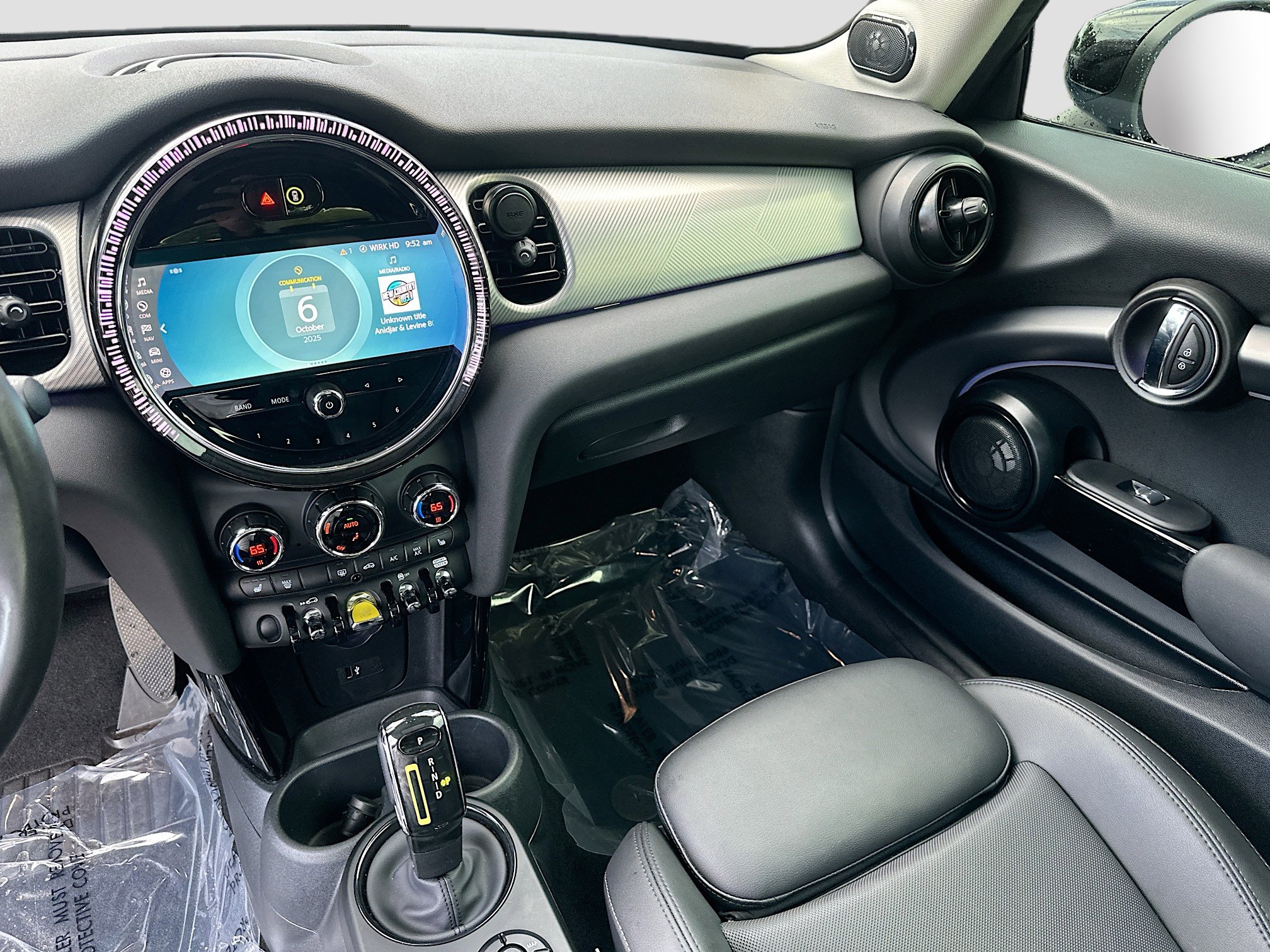 Used 2024 MINI Cooper SE image 24