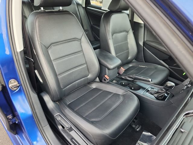 Used 2017 Volkswagen Passat 1.8T R-Line w/ R-Line Lighting Package image 13