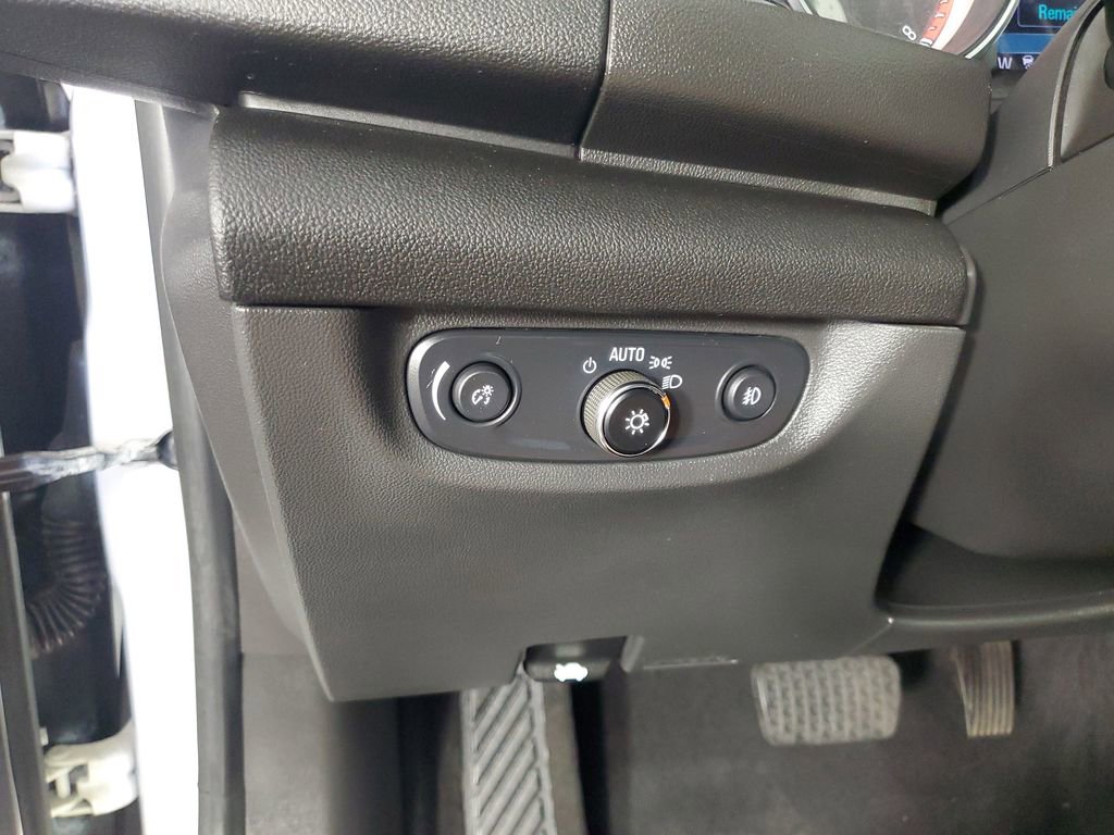 Used 2018 Buick Regal Essence w/ Driver Confidence Package #1 image 26