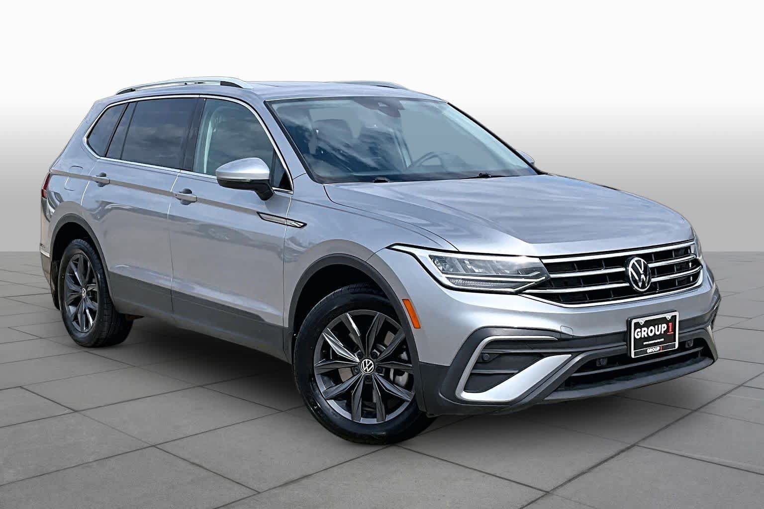 Used 2022 Volkswagen Tiguan SE FWD image 3