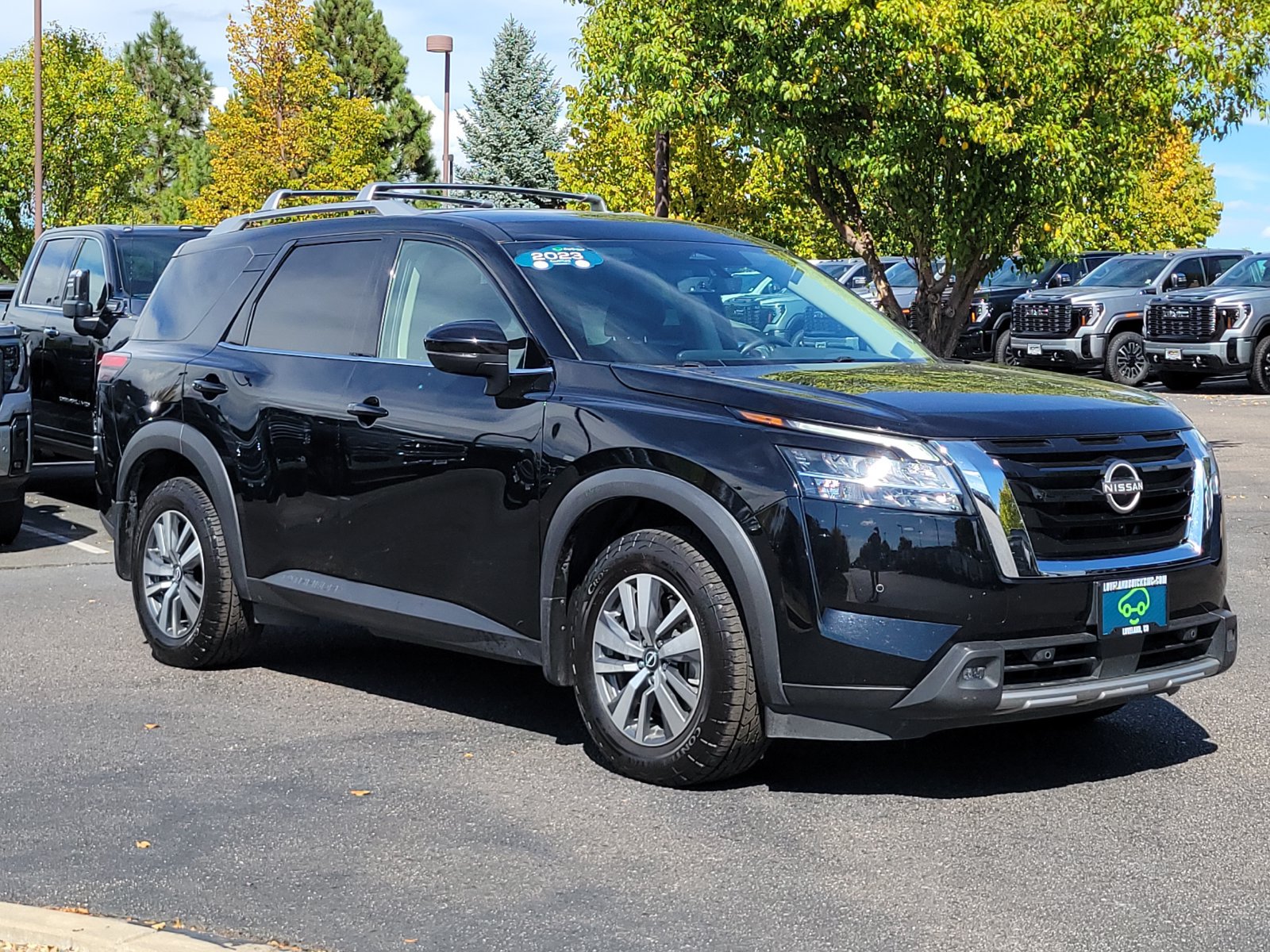 Used 2023 Nissan Pathfinder SL AWD/4WD image 1