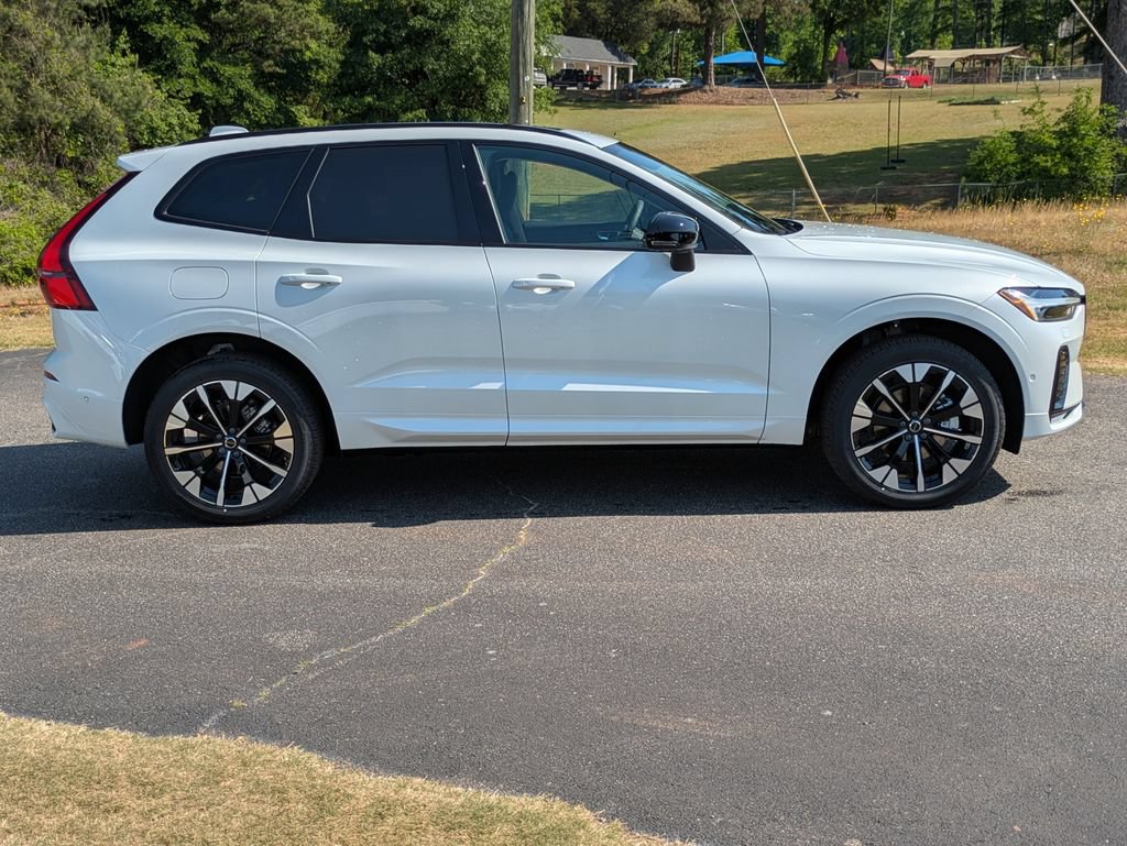 New 2026 Volvo XC60 B5 Plus w/ Protection Package Premier AWD/4WD image 7