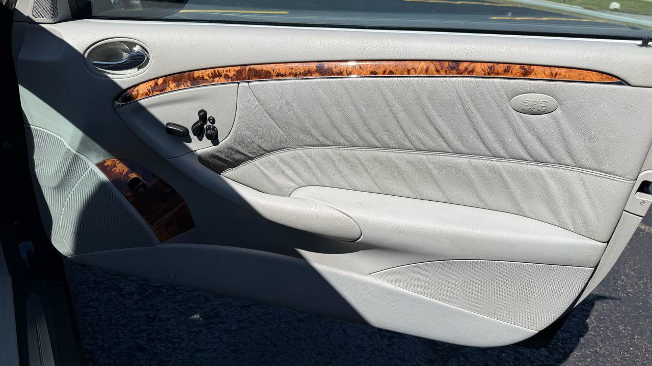 Used 2005 Mercedes-Benz CLK 500 Coupe image 21