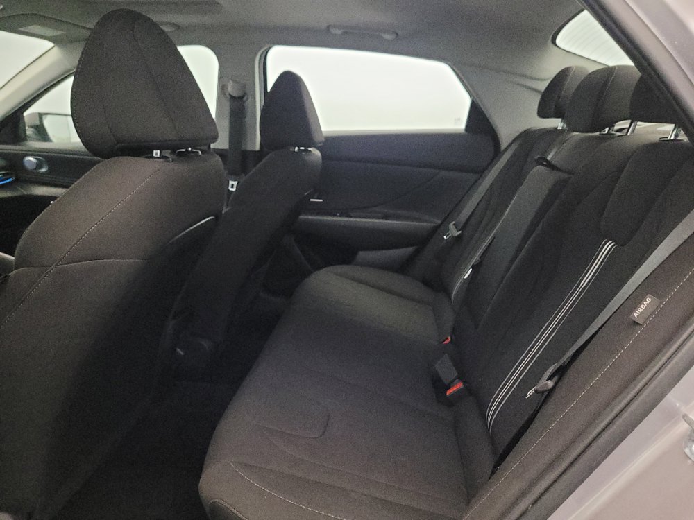 Used 2025 Hyundai Elantra SEL FWD image 18