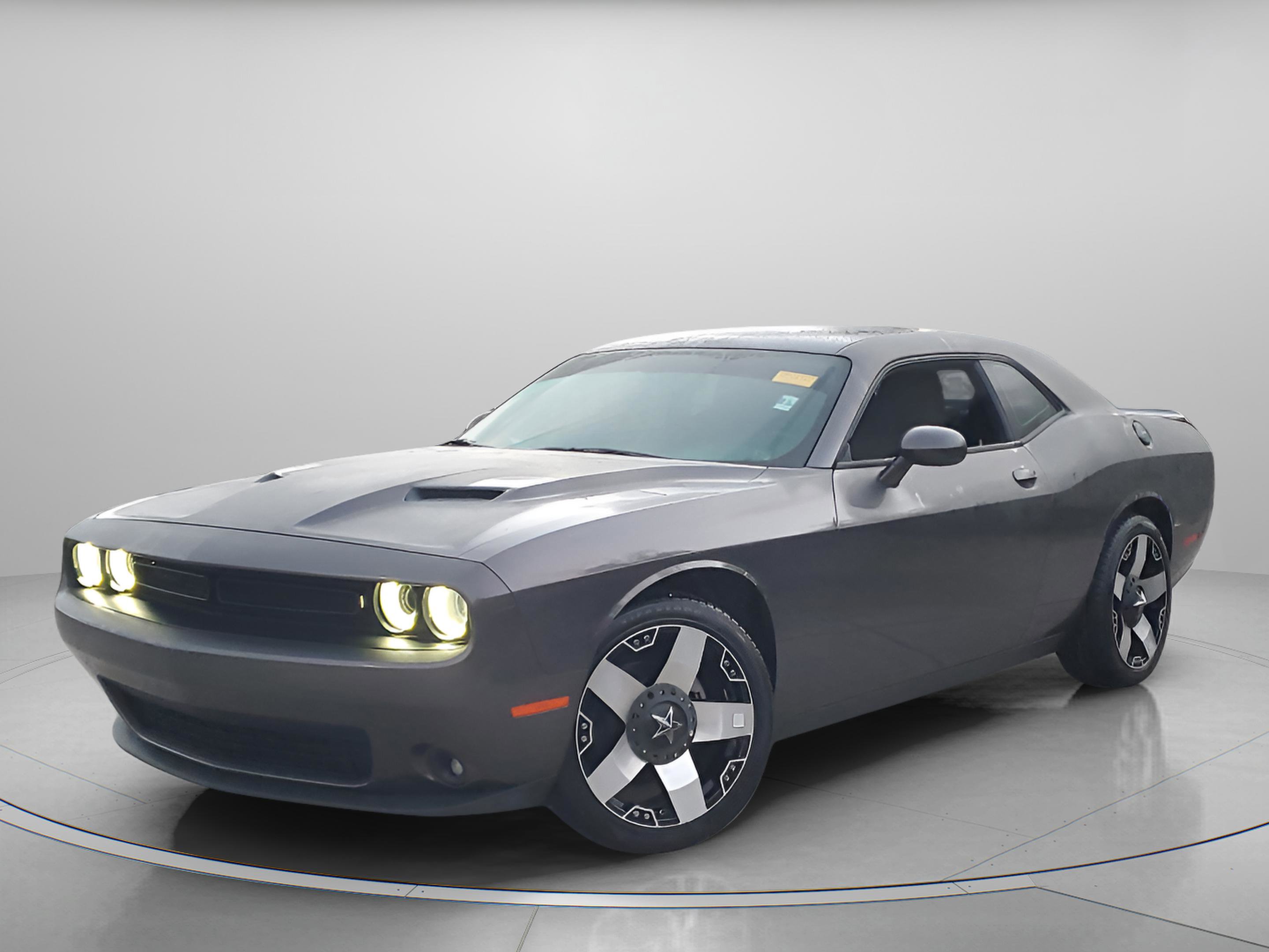 Certified 2022 Dodge Challenger SXT w/ Blacktop Package image 2