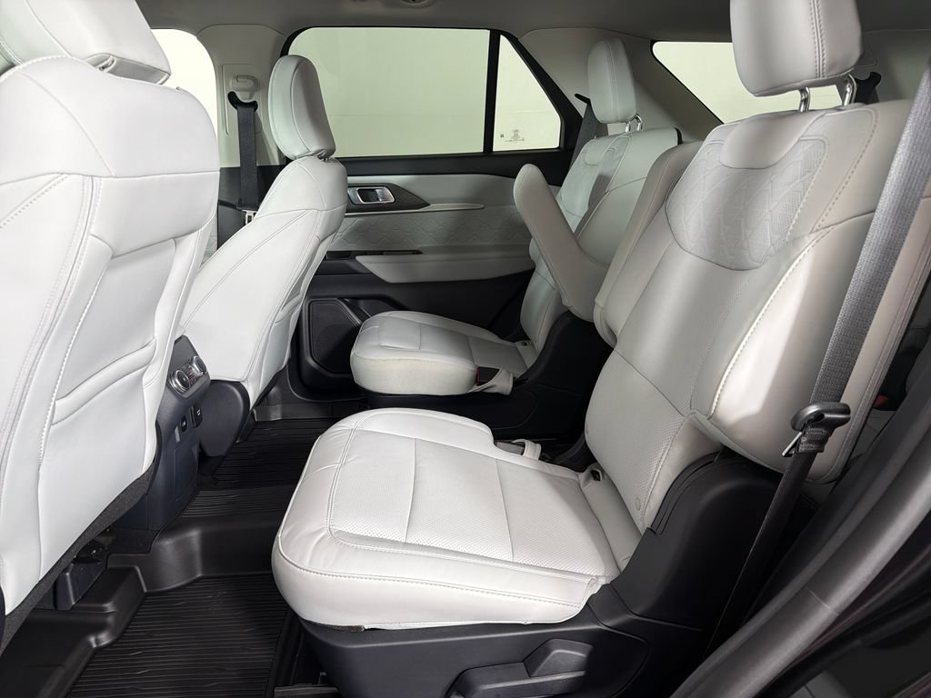 Used 2025 Ford Explorer Platinum w/ Ultimate Package AWD/4WD image 20