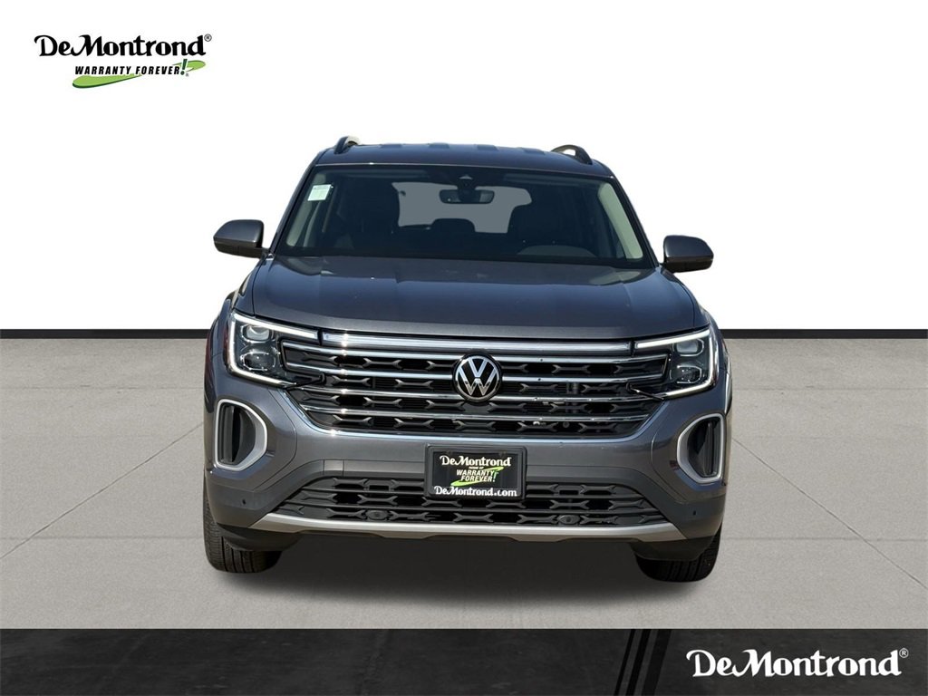 Used 2024 Volkswagen Atlas SE image 2