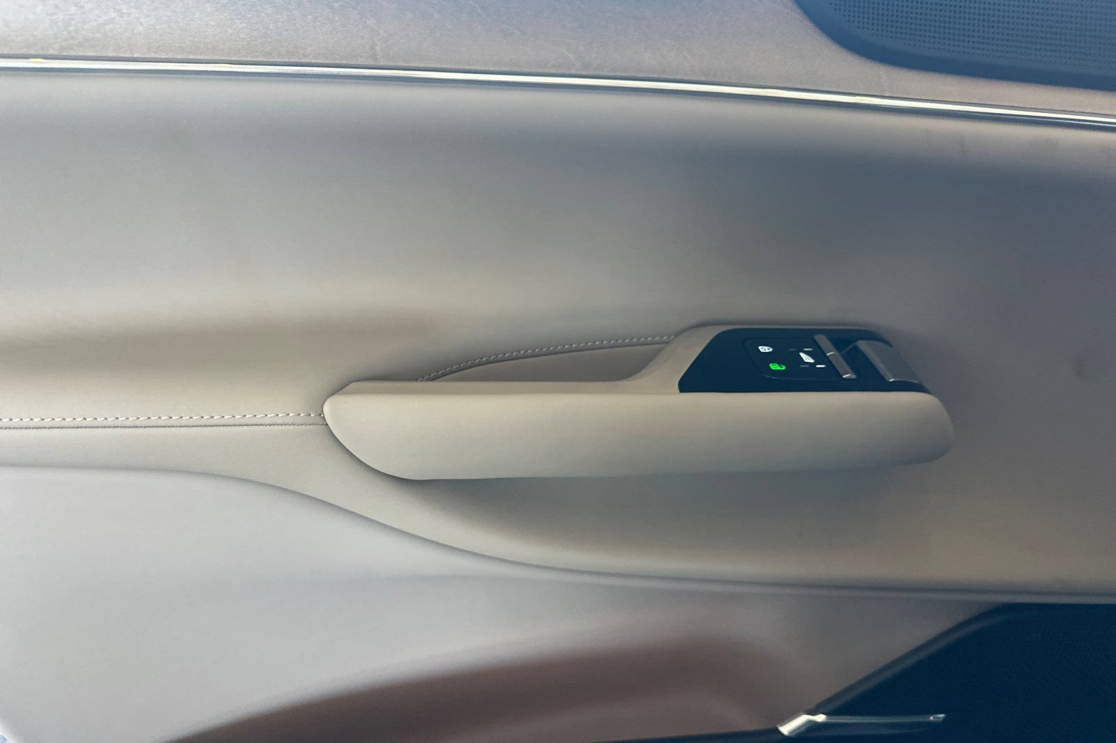New 2026 Volvo EX90 Plus AWD/4WD image 10