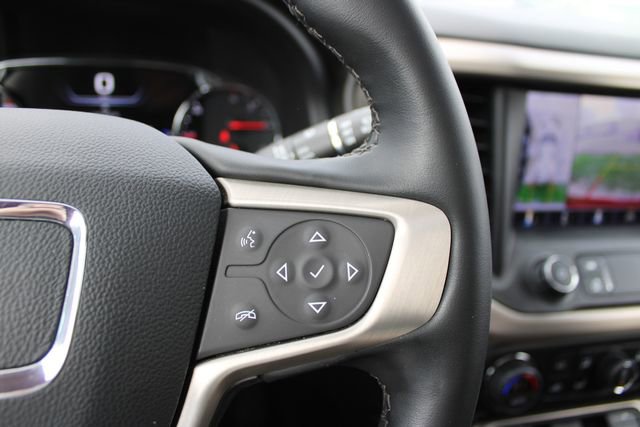 Used 2023 GMC Acadia Denali w/ Denali Technology Package image 13